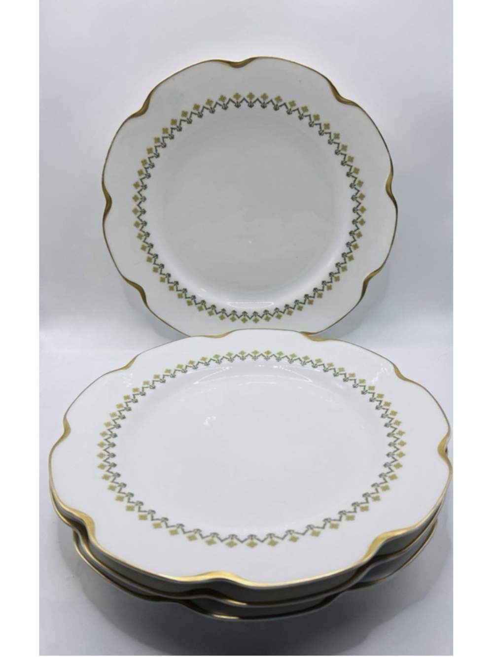 Set of (4) Haviland Limoges France Schleiger Plates 9.5” Green Gold Petal Scroll